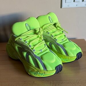 Various Zero in Acid Green Athletic Sneakers Sz 11